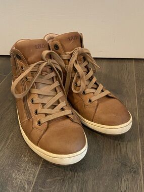 Taos Footwear Tan Leather High-Top Sneakers